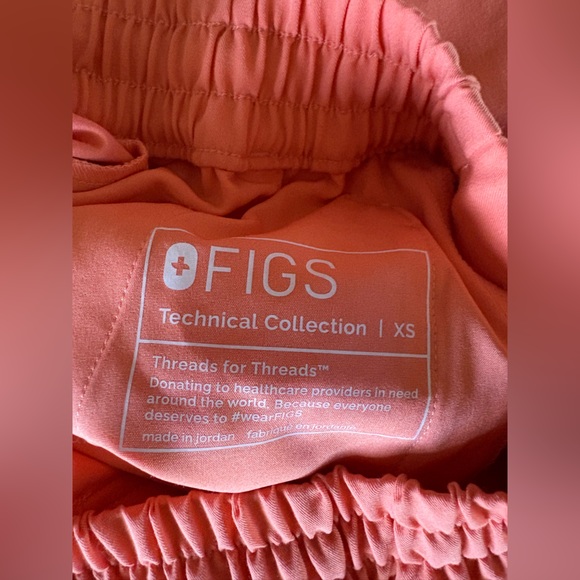 Figs sunset drift scrub set - Picture 2 of 4